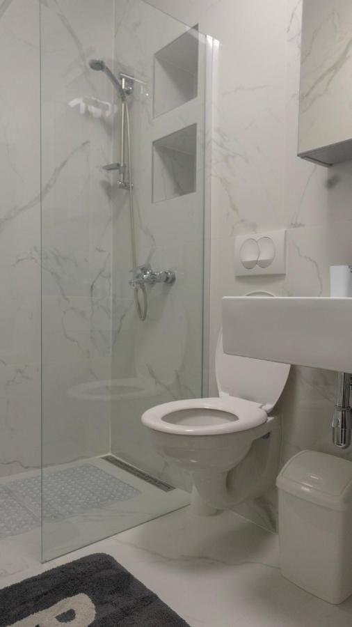 מאלינסקה Apartmani Gaj מראה חיצוני תמונה